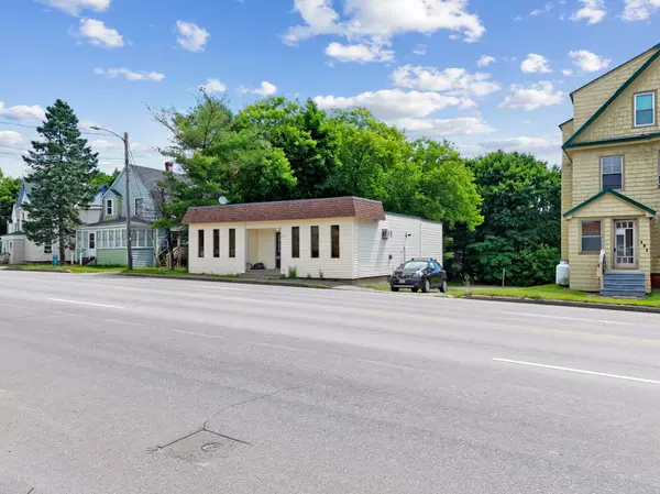 Waterville, ME 04901,135 College AVE