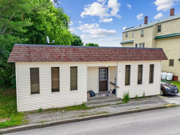 Waterville, ME 04901,135 College AVE