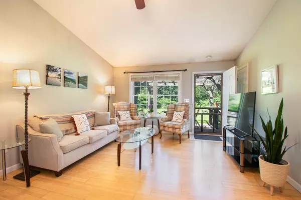 Sidney, ME 04330,11 Meadow DR