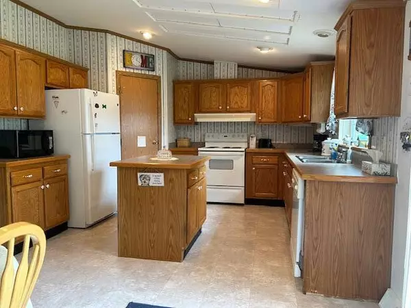 Waterville, ME 04901,37 Village Green RD