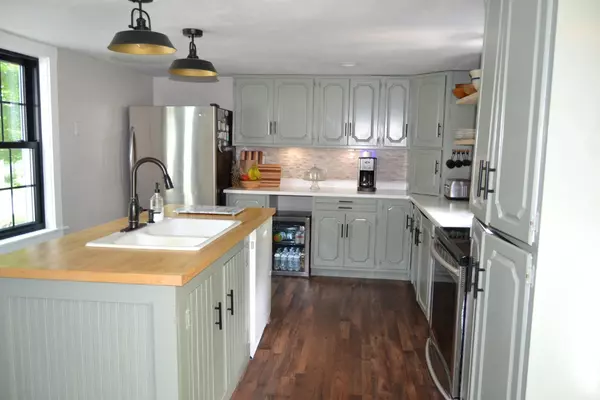 Liberty, ME 04949,77 Main ST