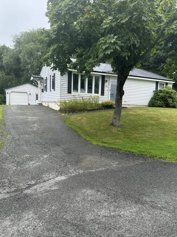 151 Thornton RD, Bangor, ME 04401