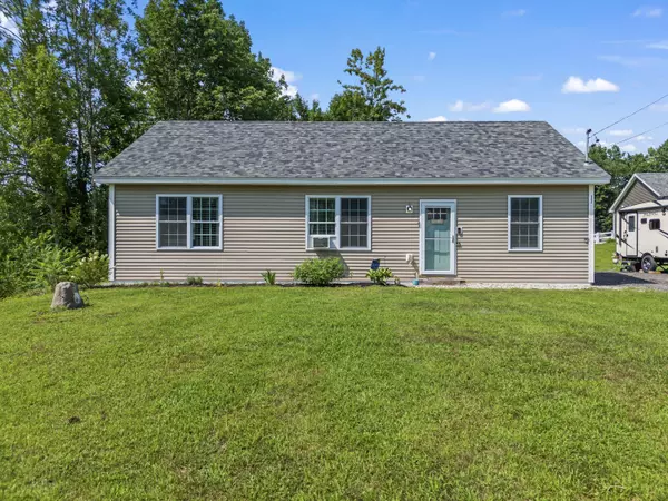 11 Cruz DR, Sabattus, ME 04280