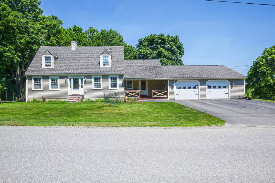 25 Gardner AVE, Machias, ME 04654