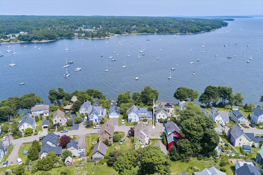 29 Bayview ST, Belfast, ME 04915