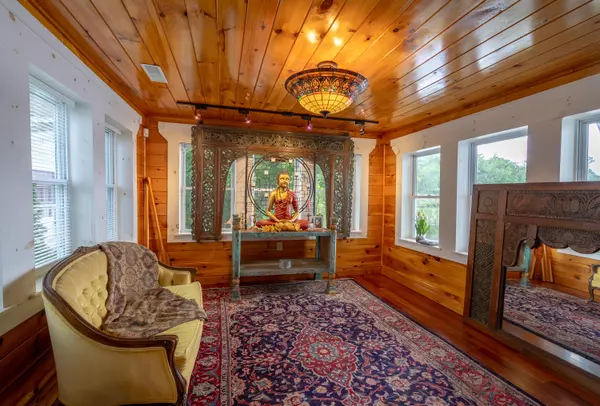 Hermon, ME 04401,329 Smith RD