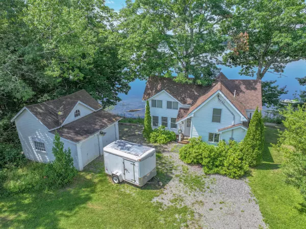 Hermon, ME 04401,329 Smith RD