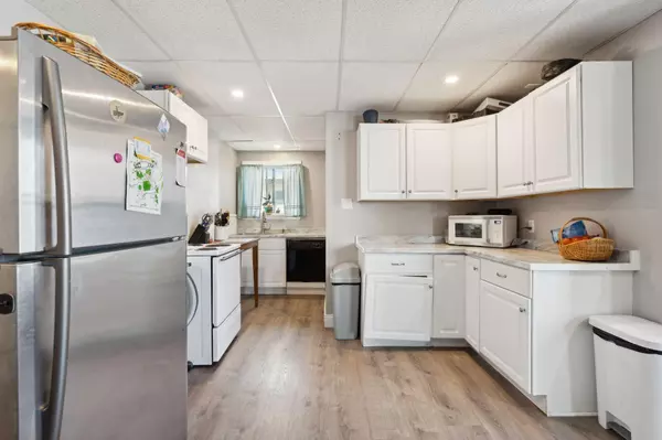 Lewiston, ME 04240,279 Pine ST