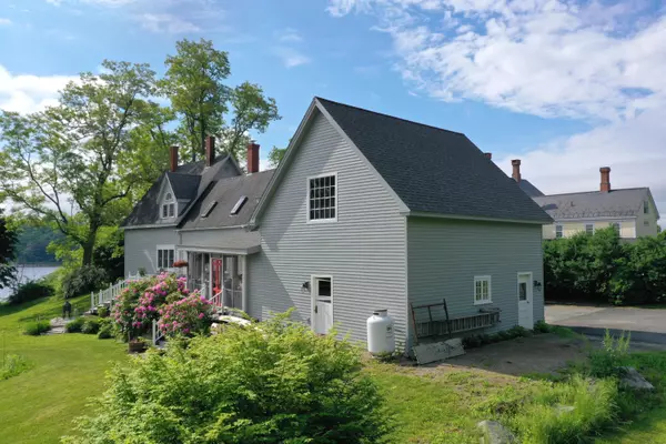 Winterport, ME 04496,5 Silver LN