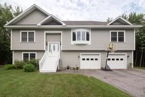 36 St Louis AVE, Hermon, ME 04401