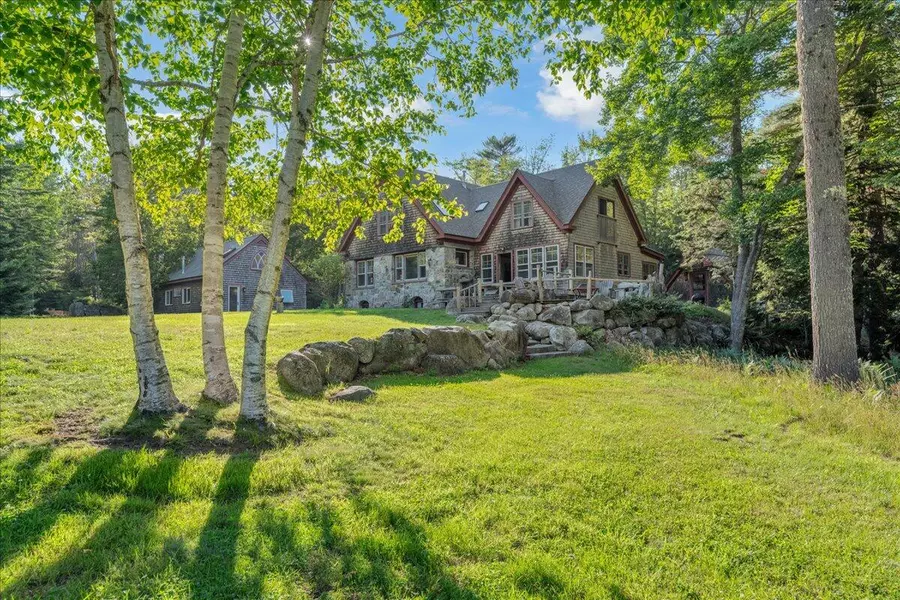 62 York RD, Blue Hill, ME 04614