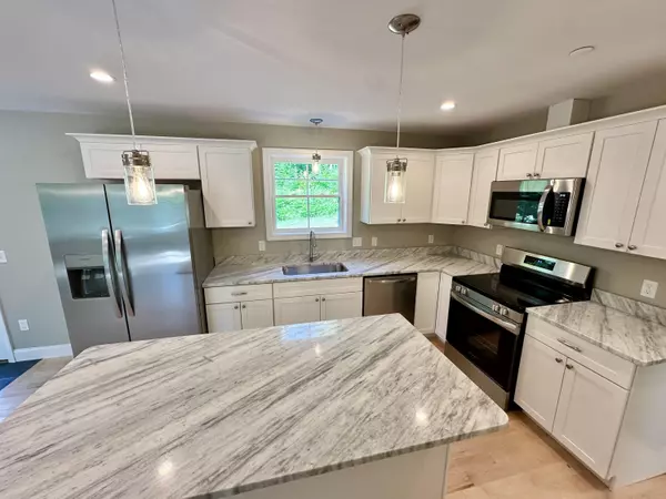 Raymond, ME 04071,95 Rolling Brook RD