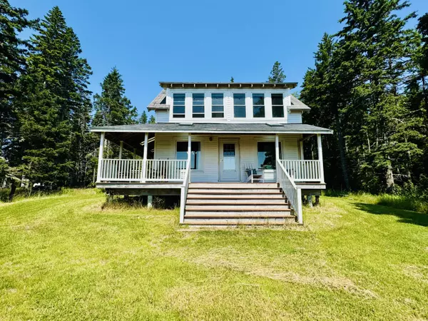21 Lightkeepers LN, Roque Bluffs, ME 04654