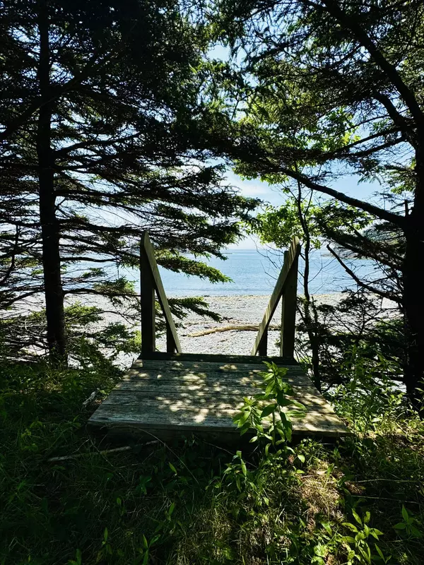 Roque Bluffs, ME 04654,21 Lightkeepers LN