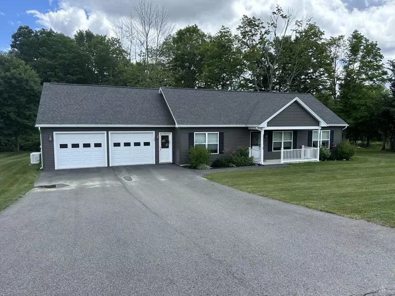 38 Meadow DR, Waterville, ME 04901