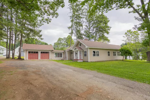 122 Stewart AVE, Farmington, ME 04938