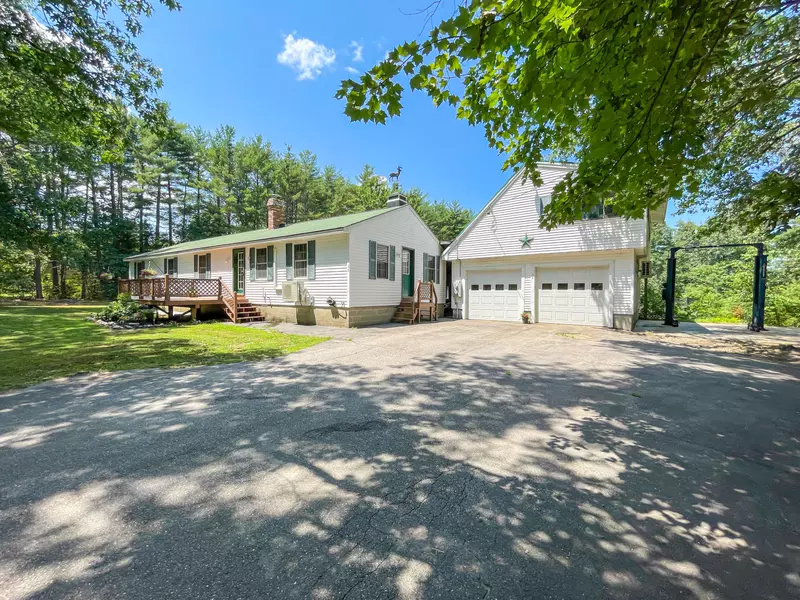 36 Foster LN, Waterboro, ME 04061