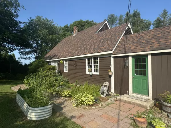 Warren, ME 04864,1052 Middle RD