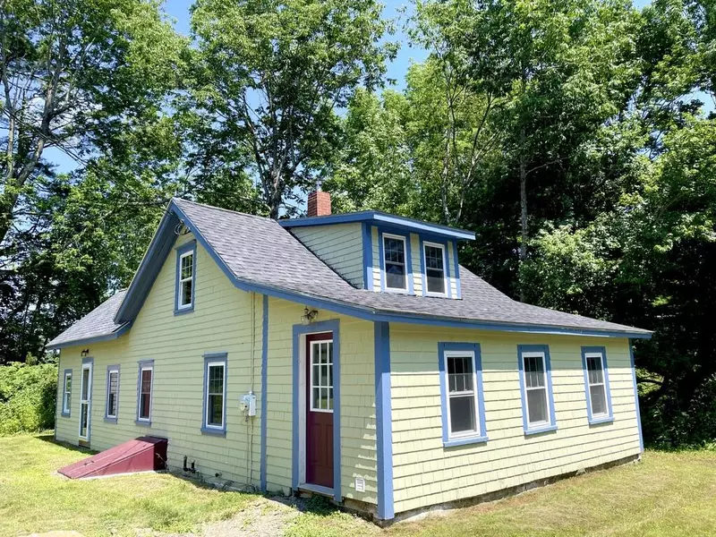 5 Marsh RD, Belfast, ME 04915