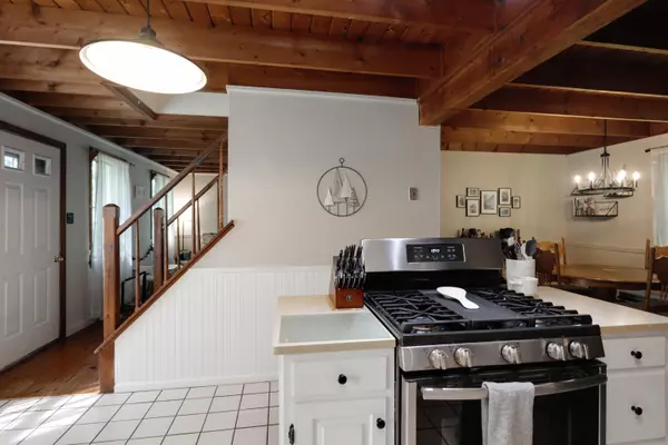 Wells, ME 04090,55 Robin Hood DR