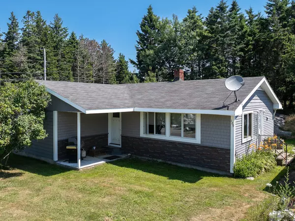 Stonington, ME 04681,129 N North Main ST