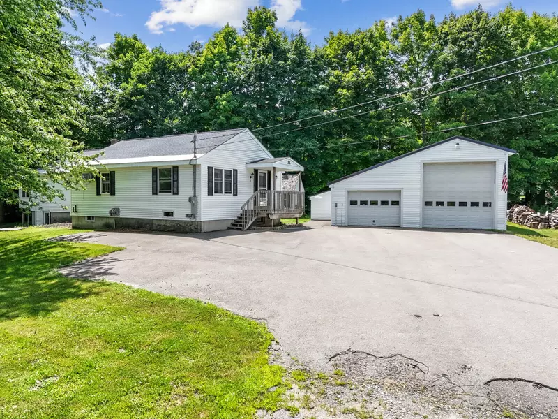 9 Bacon ST, Oakland, ME 04963
