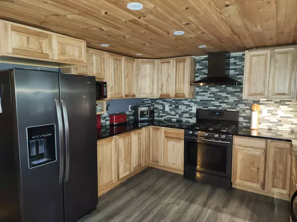 Searsport, ME 04974,19 Resh RD