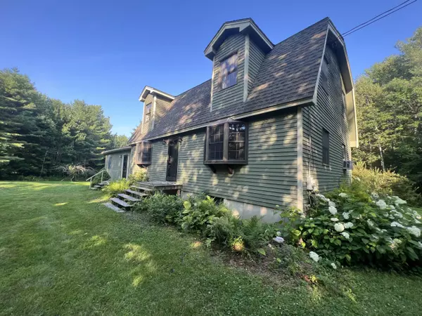 41 Heath LN, Hermon, ME 04401