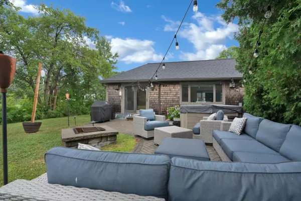 Kennebunkport, ME 04046,9 Eel Bridge LN