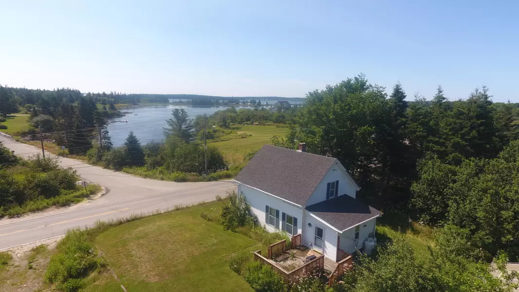 2 Mason Bay RD, Jonesport, ME 04649