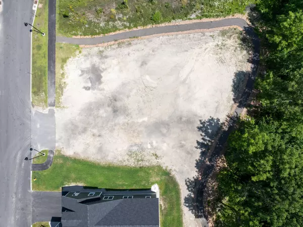 Falmouth, ME 04105,6-8 Bluebird TRL