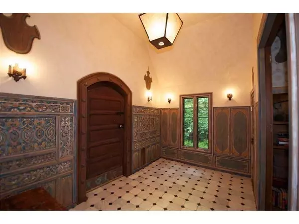 Mount Desert, ME 04660,2 Pine Ledge LN