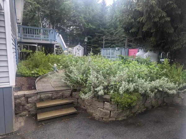 Hermon, ME 04401,66 Homsted LN