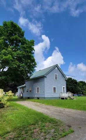 9 Perry ST, Lincoln, ME 04457