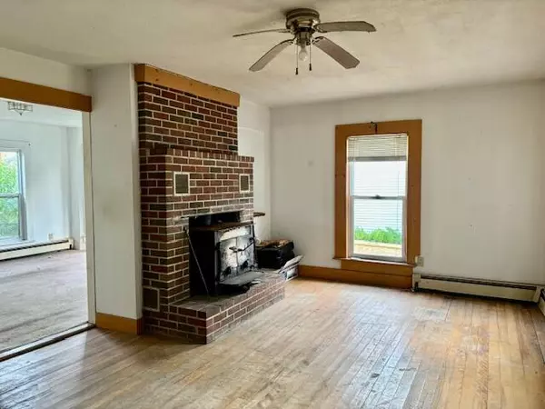 Winthrop, ME 04364,22 High ST