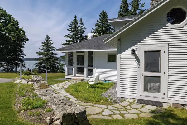 Stonington, ME 04681,49 Oak Hill LN