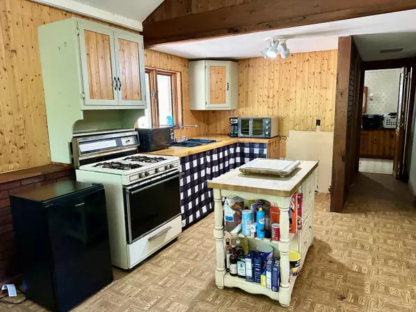 Waterboro, ME 04087,905 West RD