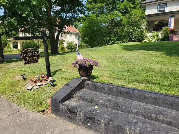Dexter, ME 04930,20 High ST