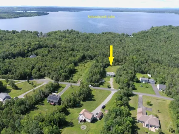 25 Drew LN, Newport, ME 04953