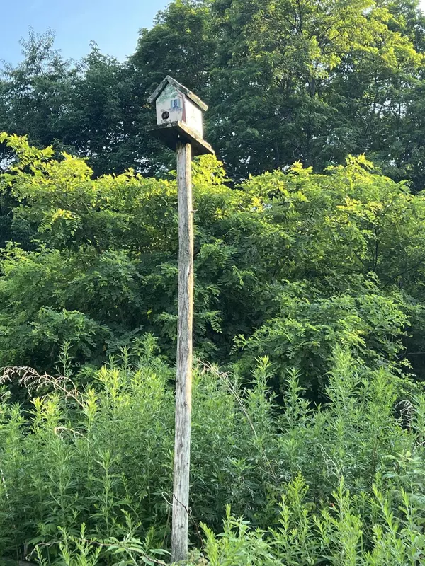 Hermon, ME 04401,693 York RD