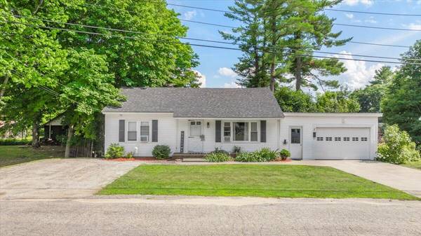 27 Bellaire DR, Livermore Falls, ME 04254