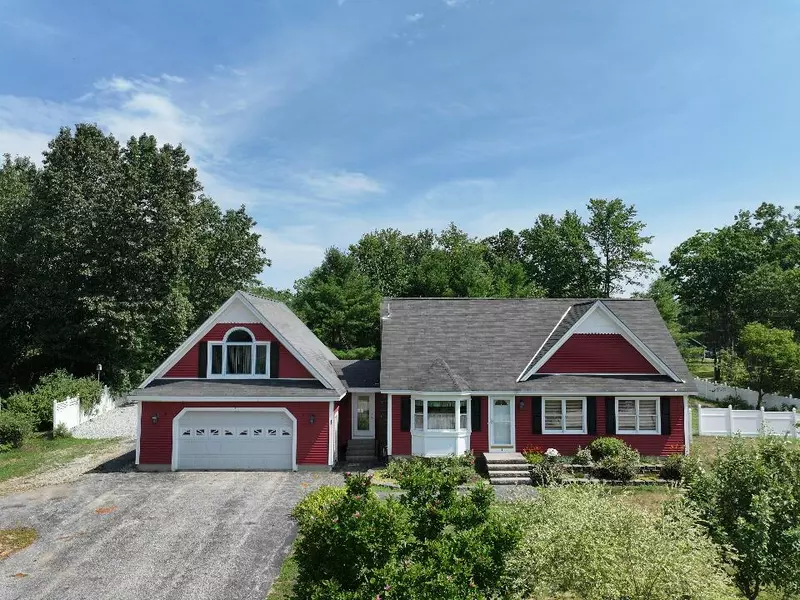 1 Brackett LN, Waterboro, ME 04087