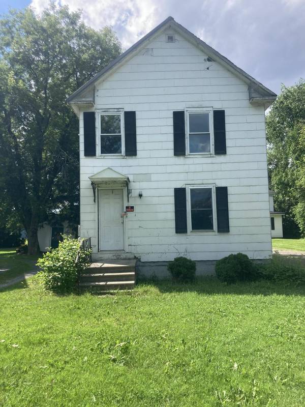 33 Dyer ST, Presque Isle, ME 04769