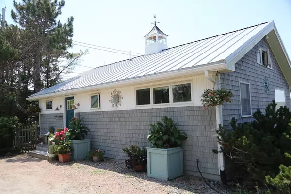 Tremont, ME 04653,27 Shore RD