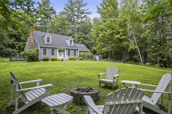 18 RobinHood DR,  Winthrop,  ME 04364