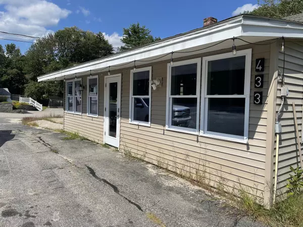 Topsham, ME 04086,433 Lewiston RD