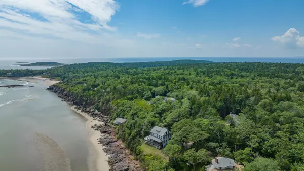 Phippsburg, ME 04562,84 Club RD