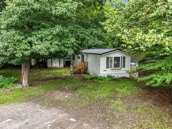 Vassalboro, ME 04989,48 Wolf RD
