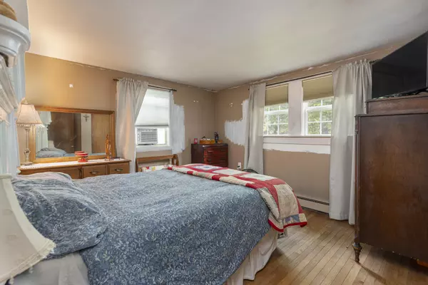 South Portland, ME 04106,5 Paddock PL