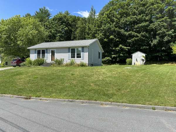 28 Hinkley ST, Lisbon, ME 04252